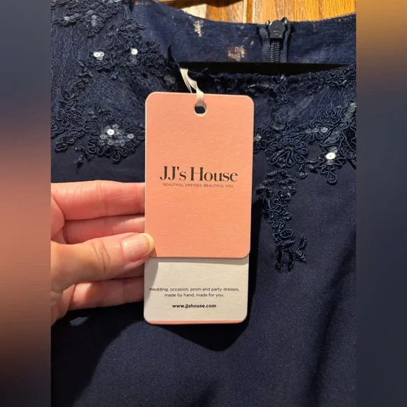 JJs House Elegant Long Sleeve Gray Dress with Cape - Picture 10 of 13